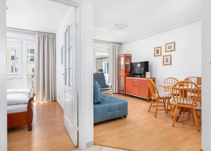 Jantar -port Kolobrzeg- Westerplatte Z Garazem アパート *