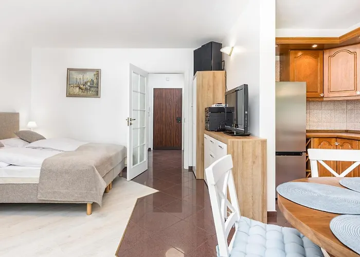 Jantar -port Kolobrzeg- Westerplatte Z Garazem * コウォブジェク